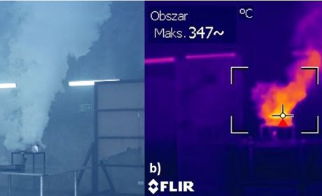 Fot. 7. a) wzrost objętości wydzielania się gazów, b) wzrost temperatury na powierzchni modułu po zakończeniu działań gaśniczych (widok z kamery IR) fot. materiał własny CNBOP-PIB