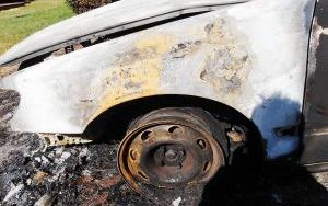 Charakterystyczne ślady podpaleń samochodów osobowych (1)