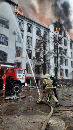 Gaszą pożary wzniecone przez wojnę, fot. arch. ukraińskiej straży pożarnej
